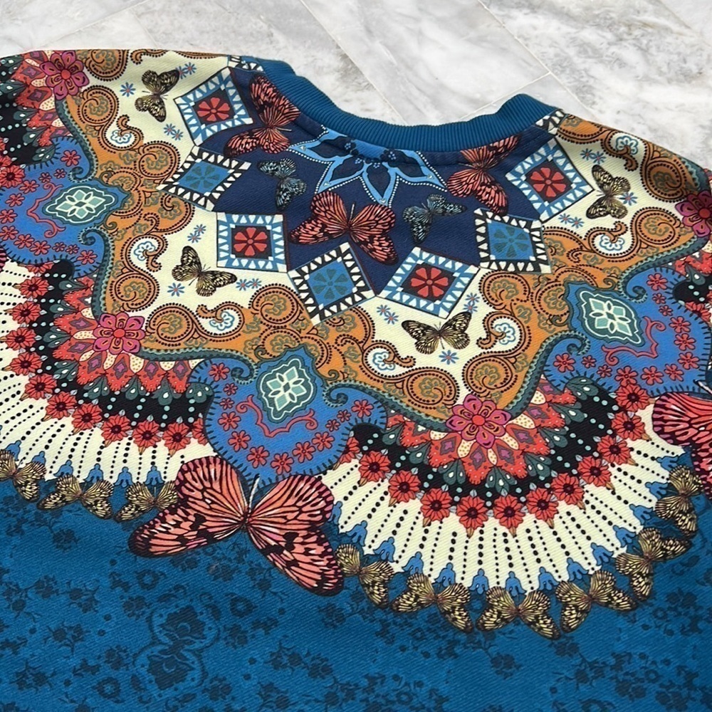 Adidas women sweatshirt, size M, like new. - Picture 3 of 5